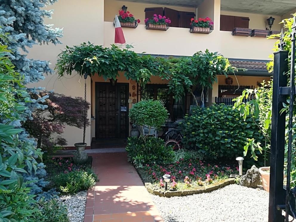 B&B L'Isola Di Casa Brembate Ngoại thất bức ảnh